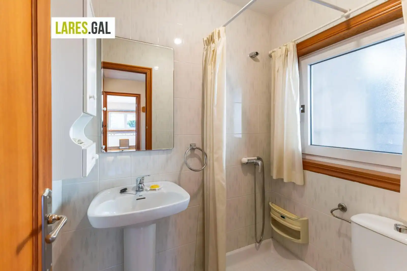 Baño de Casa o chalet en venta en Cangas  con Calefacción y Trastero