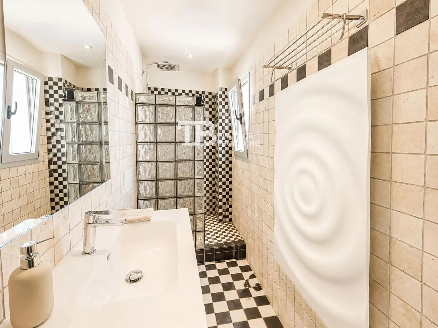 Baño de Piso en venta en  Palma de Mallorca con Aire acondicionado, Calefacción y Terraza