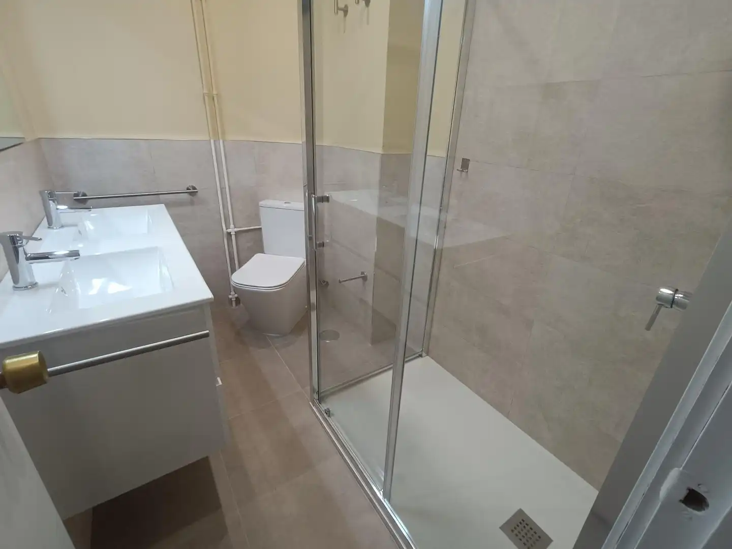 Bathroom of Flat for rent in Santander  with Heating, Parquet flooring and Balcony