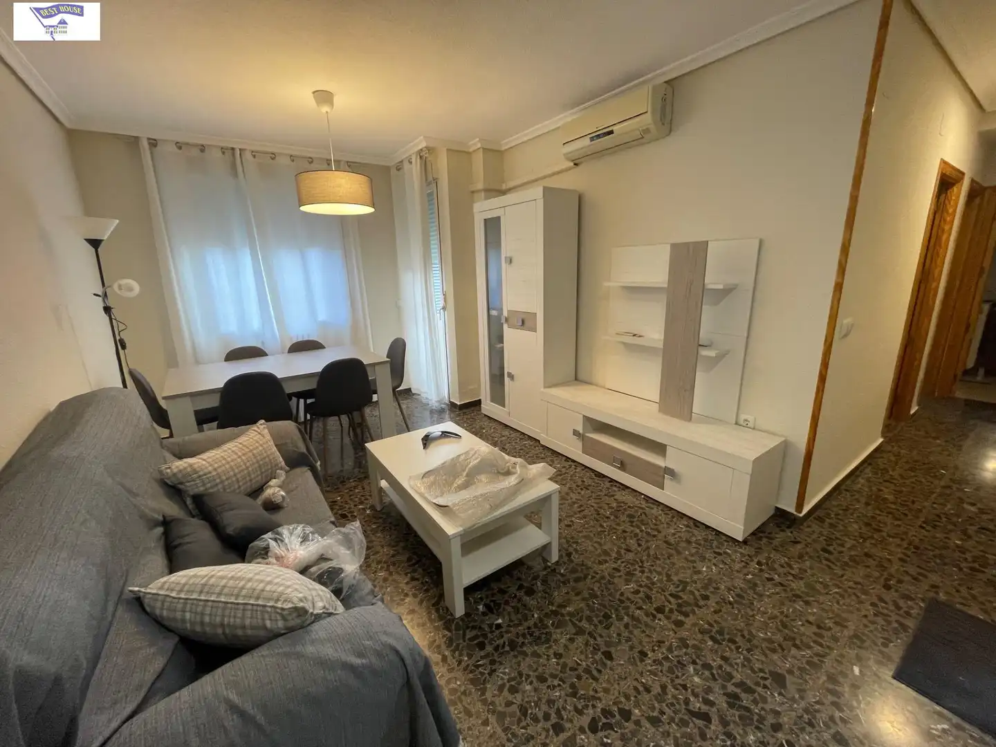 Sala d'estar de Apartament de lloguer en  Albacete Capital amb Calefacció, Moblat i Balcó