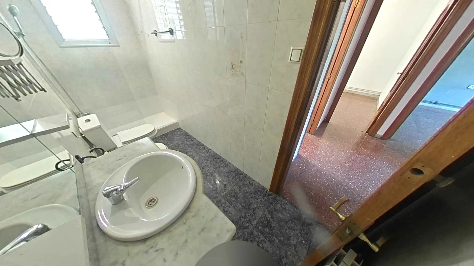 Bany de Apartament en venda en Terrassa amb Aire condicionat i Balcó