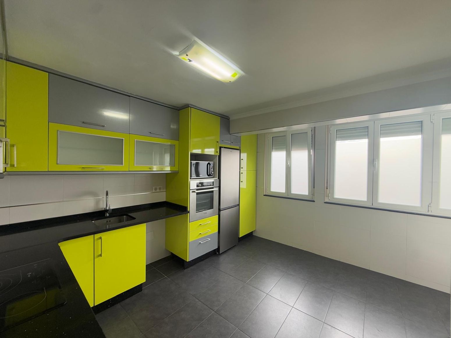 Flat to rent in Avilés - Plaza De Alvarado, Villalegre - La Luz