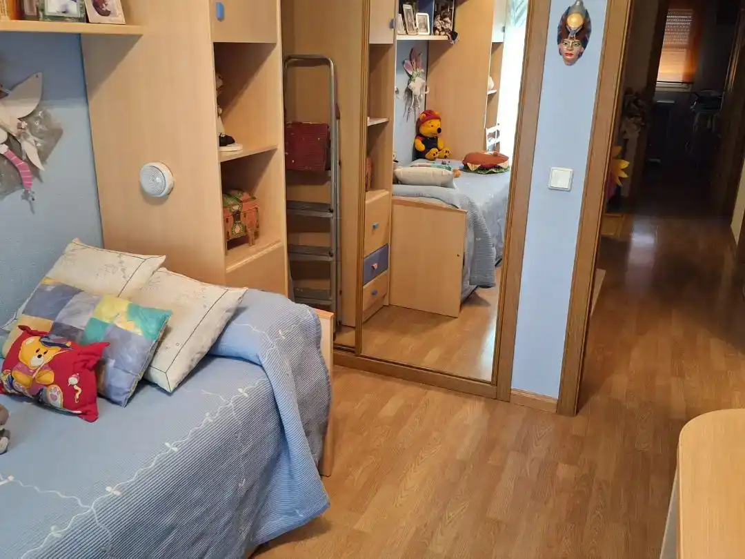 Dormitori de Casa o xalet en venda en Villalbilla amb Aire condicionat, Piscina i Balcó