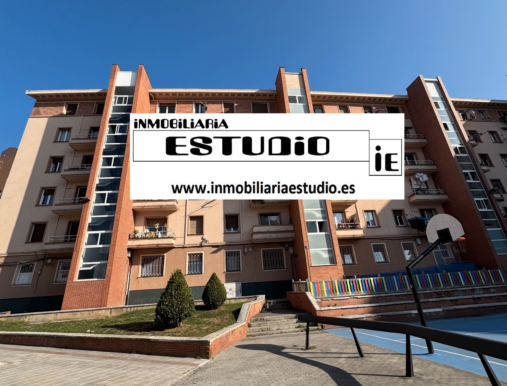 Vista exterior de Pis en venda en Bilbao  amb Calefacció i Balcó