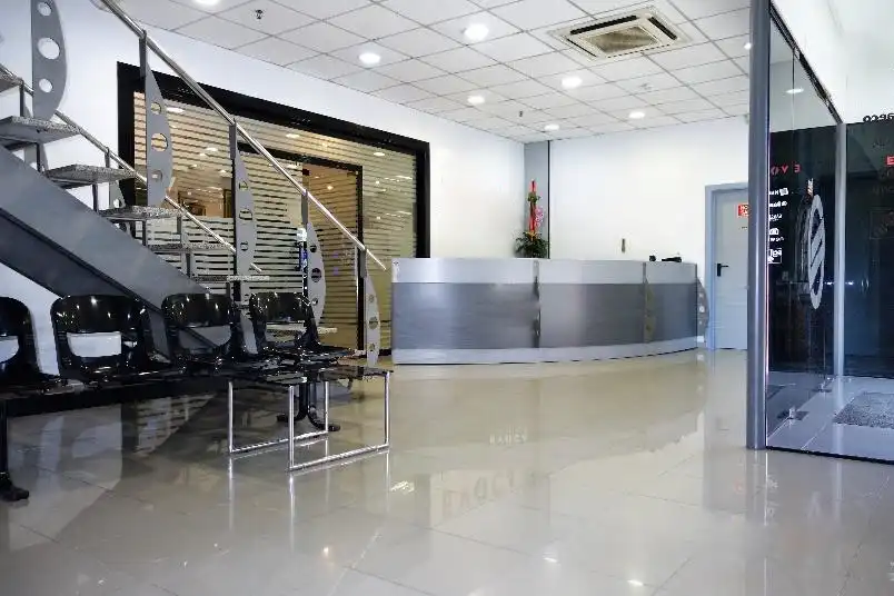 Industrial building with lift to rent in Almeda - El Corte Inglés, imagen 3