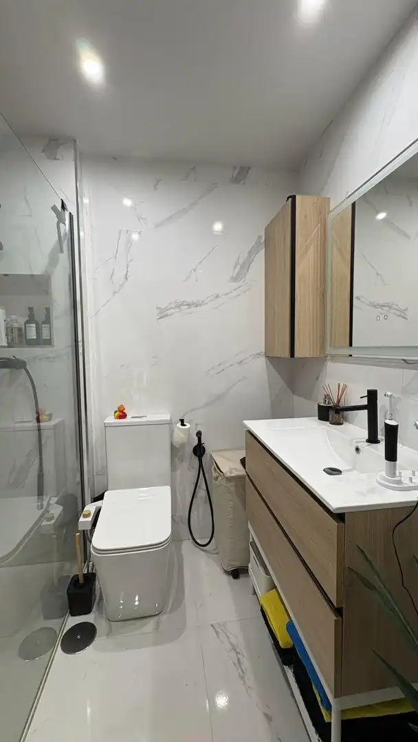 Baño de Piso en venta en Torremolinos con Aire acondicionado, Balcón y Piscina comunitaria