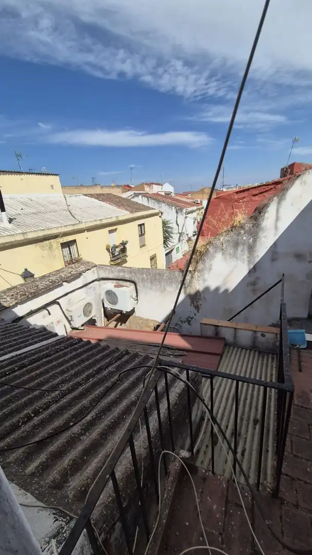 Vista exterior de Edifici en venda en Badajoz