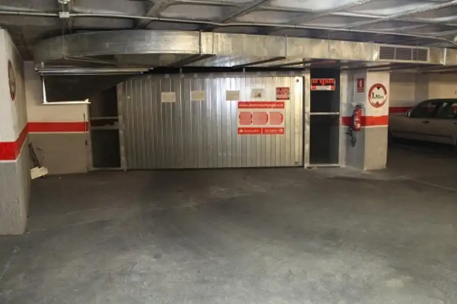 Parking with lift for sale in El Verger, imagen 5