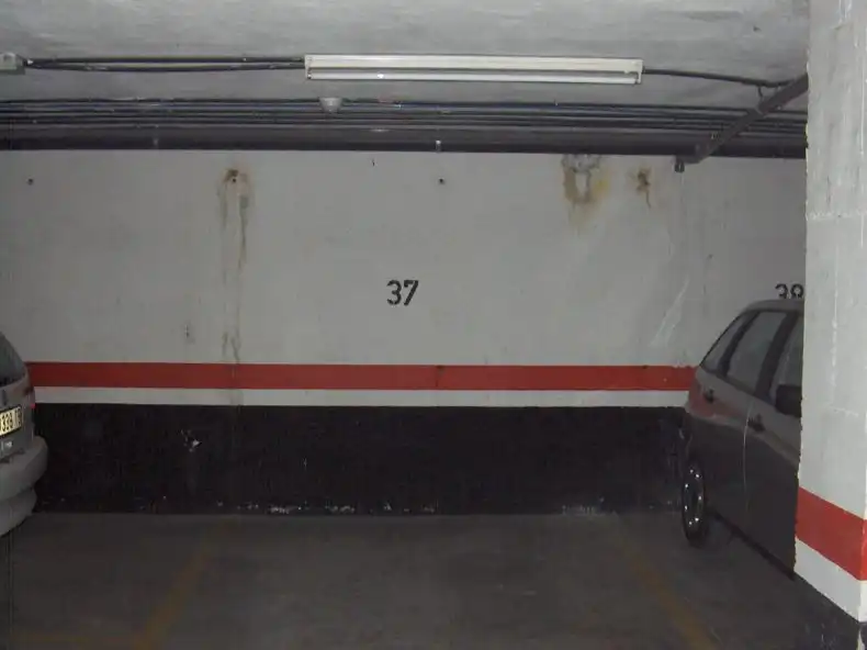 Parkplatz von Garage zur Miete in Madrid