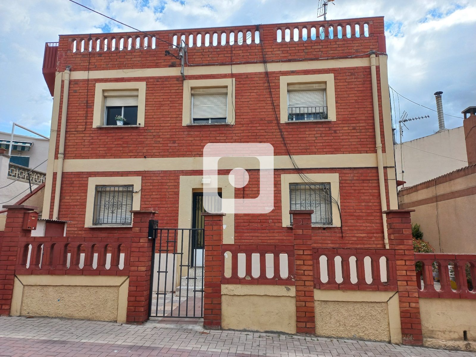 Vista exterior de Casa o xalet en venda en Parets del Vallès amb Aire condicionat, Calefacció i Terrassa