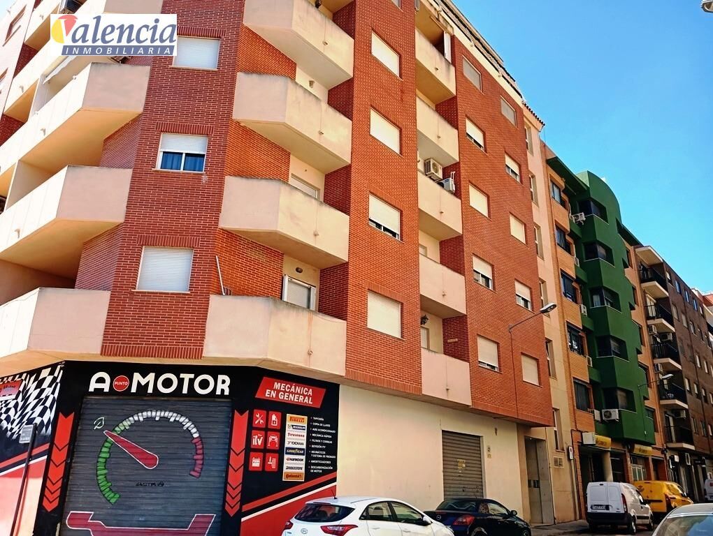 Vista exterior de Piso en venta en Chiva