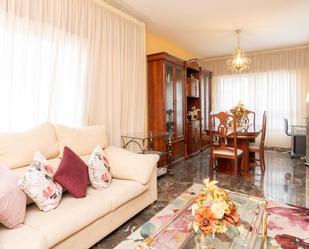 Sala d'estar de Casa o xalet en venda en Motril amb Aire condicionat i Balcó