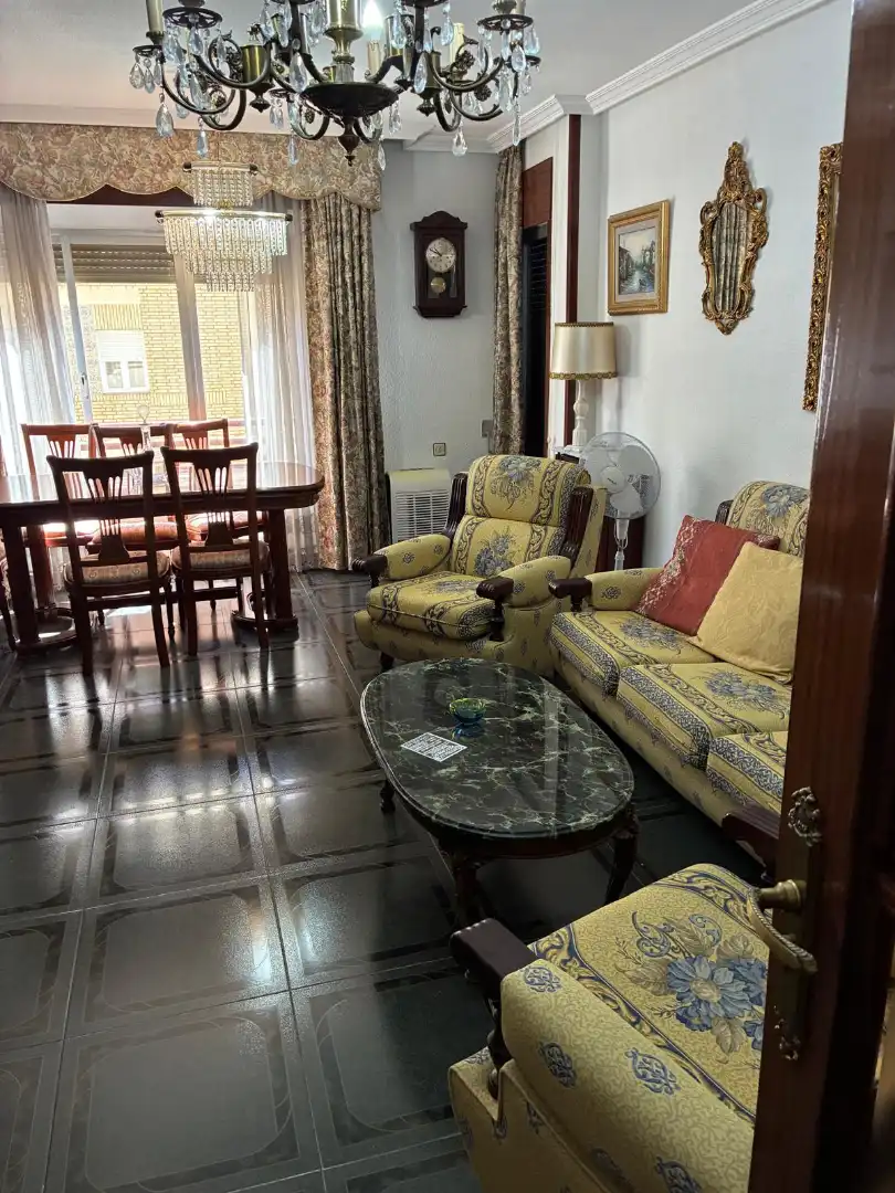 Piso con terraza en venta en Plaza Portillo de San Jerónimo 1, imagen 2