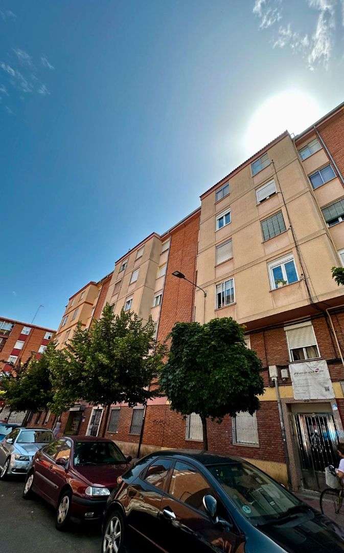 Vista exterior de Pis en venda en Valladolid Capital amb Calefacció, Moblat i Forn