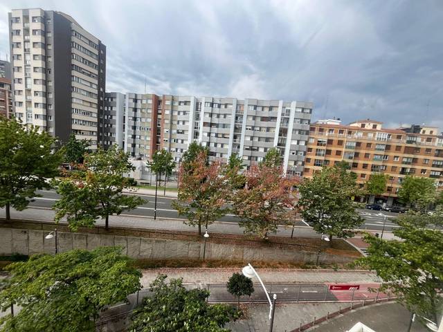 Piso en Venta en Ametzola