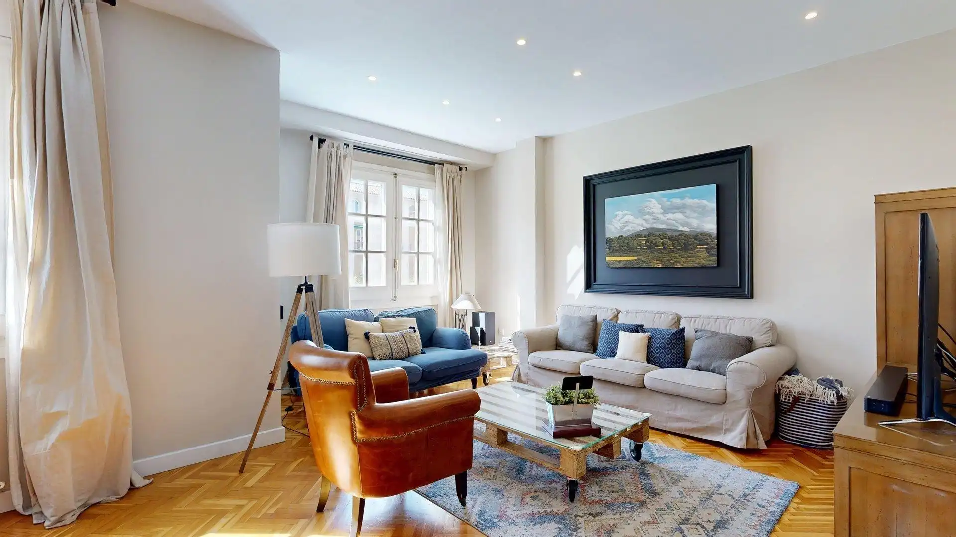 Living room of Flat for sale in Zaragoza  with Air Conditioner, Heating and Parquet flooring