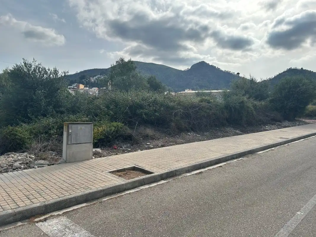 Terreno residencial en venta en Avinguda Alcalde Casimiro Bataller Arlandis 45, imagen 3