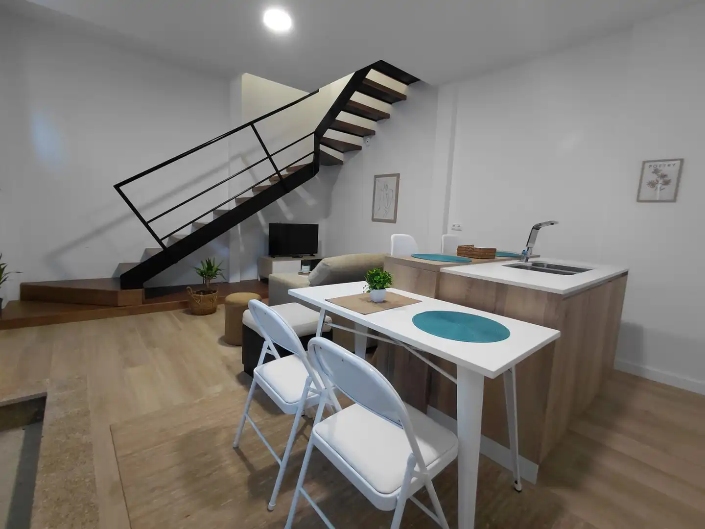 Sala d'estar de Casa adosada en venda en Vilagarcía de Arousa amb Aire condicionat, Calefacció i Terrassa