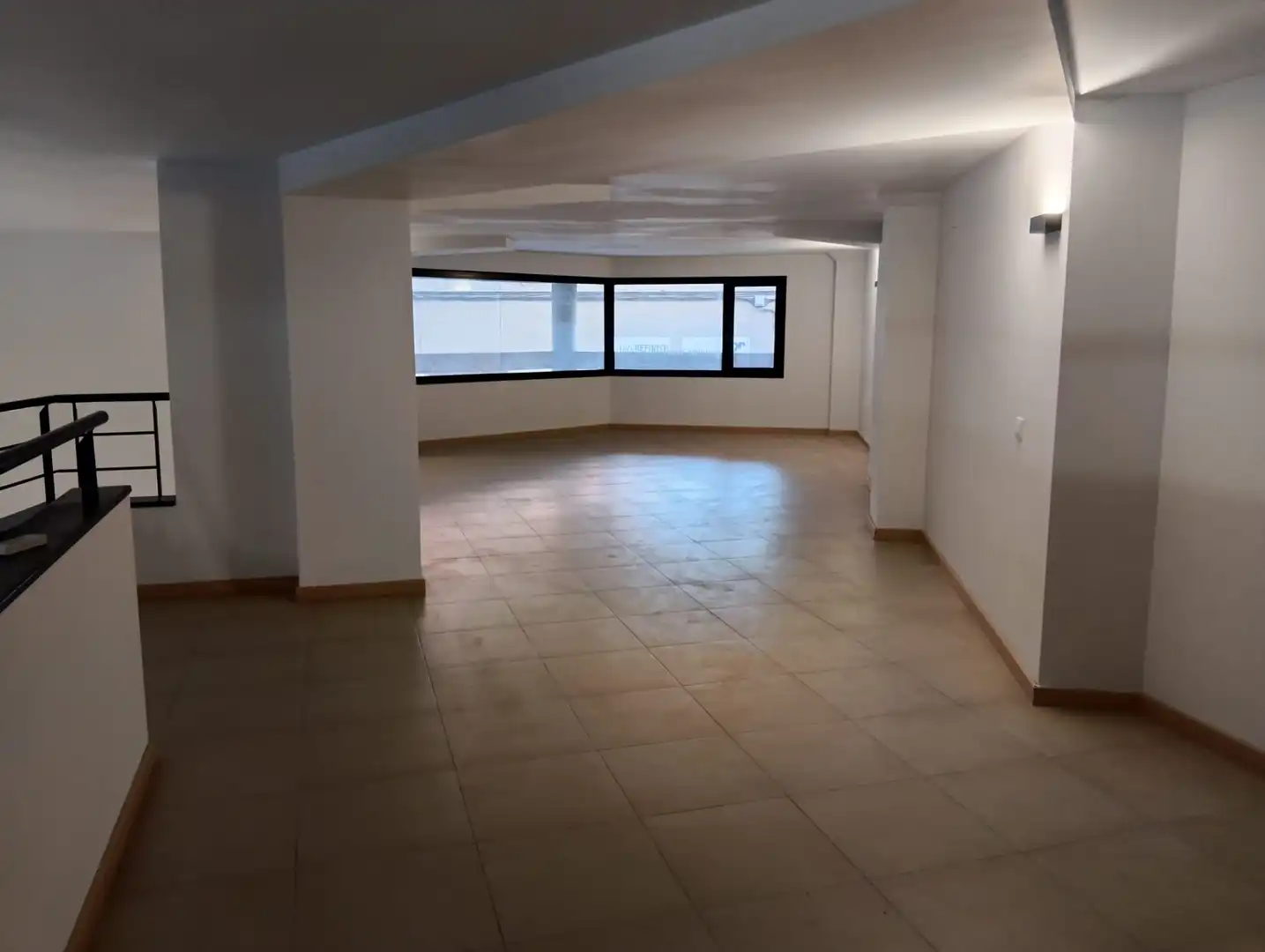 Local comercial en venda a Carrer del Segre, imagen 2