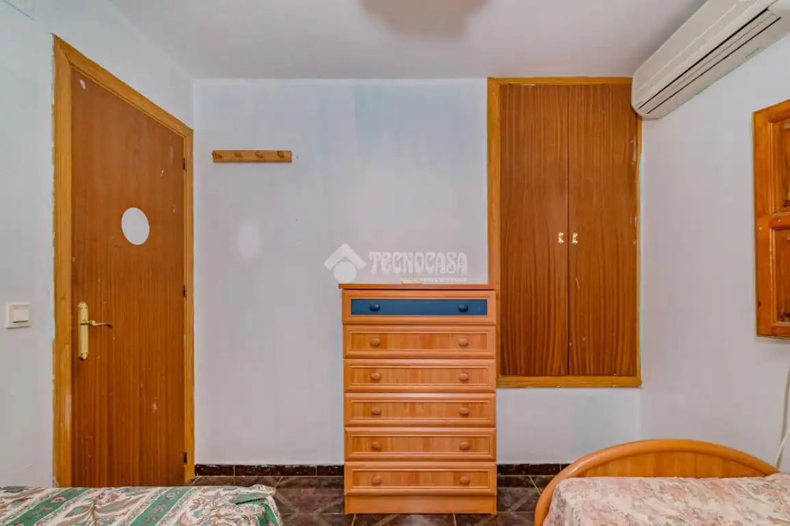 Dormitori de Casa adosada en venda en Loja