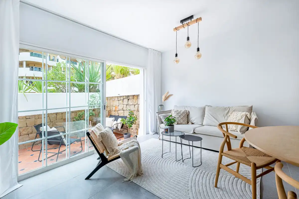 Living room of Flat for rent in Marbella  with Air Conditioner, Heating and Terrace