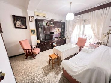 Appartamento con balcone in vendita a Centro