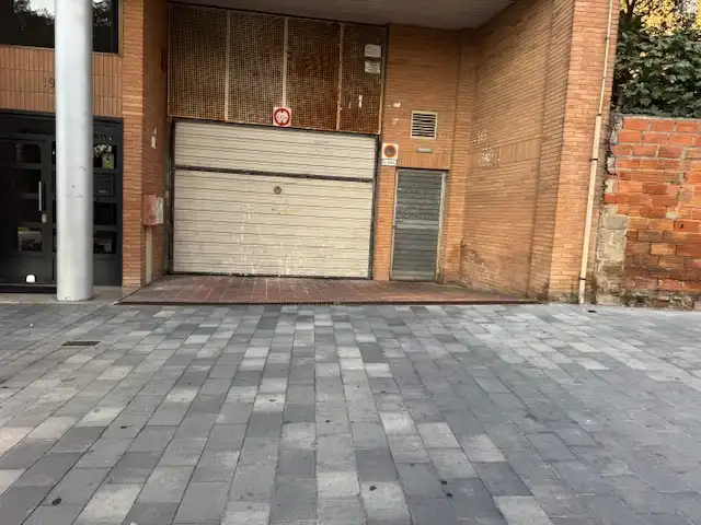 Parkplatz von Garage zum Verkauf in Barcelona mit Alarm
