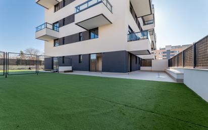 Exterior view of Flat to rent in Alcalá de Henares  with Air Conditioner, Terrace and Storage room