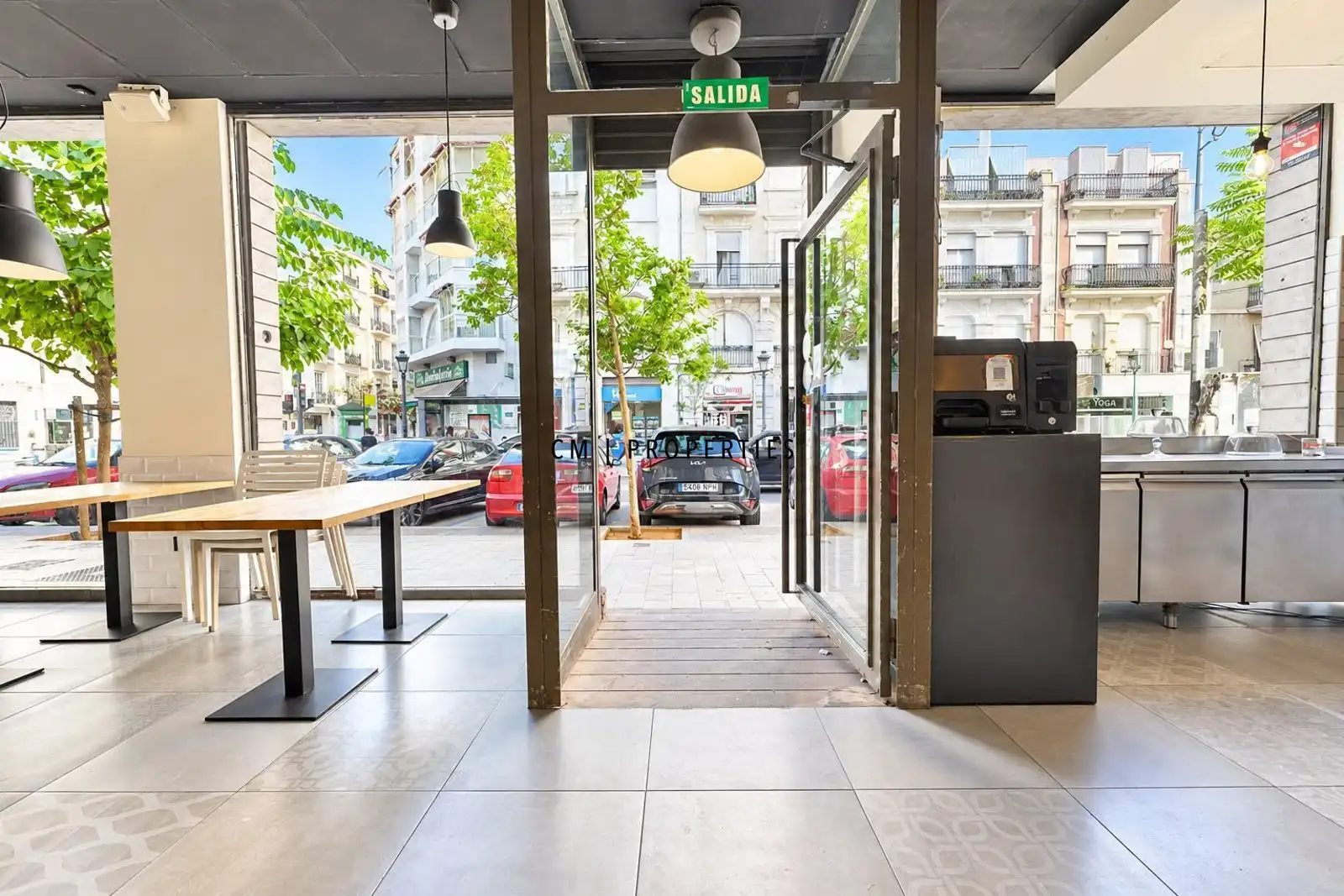 Exterior view of Commercial properties for rent in L'Eixample