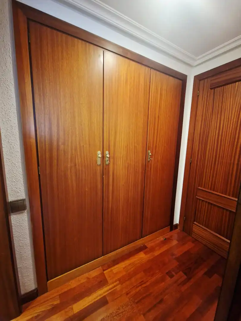 Dormitori de Pis en venda en Avilés amb Calefacció, Jardí privat i Parquet