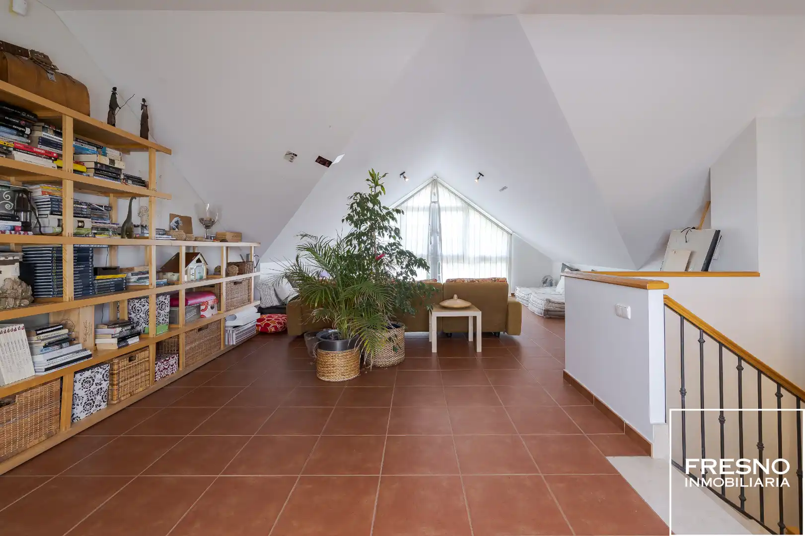 Sala d'estar de Casa adosada en venda en Cobeña amb Aire condicionat, Calefacció i Jardí privat