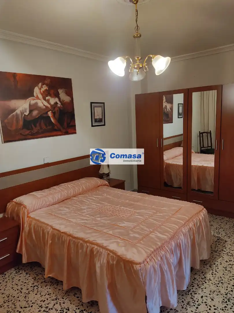 Piso con ascensor en venta en Martos, imagen 2