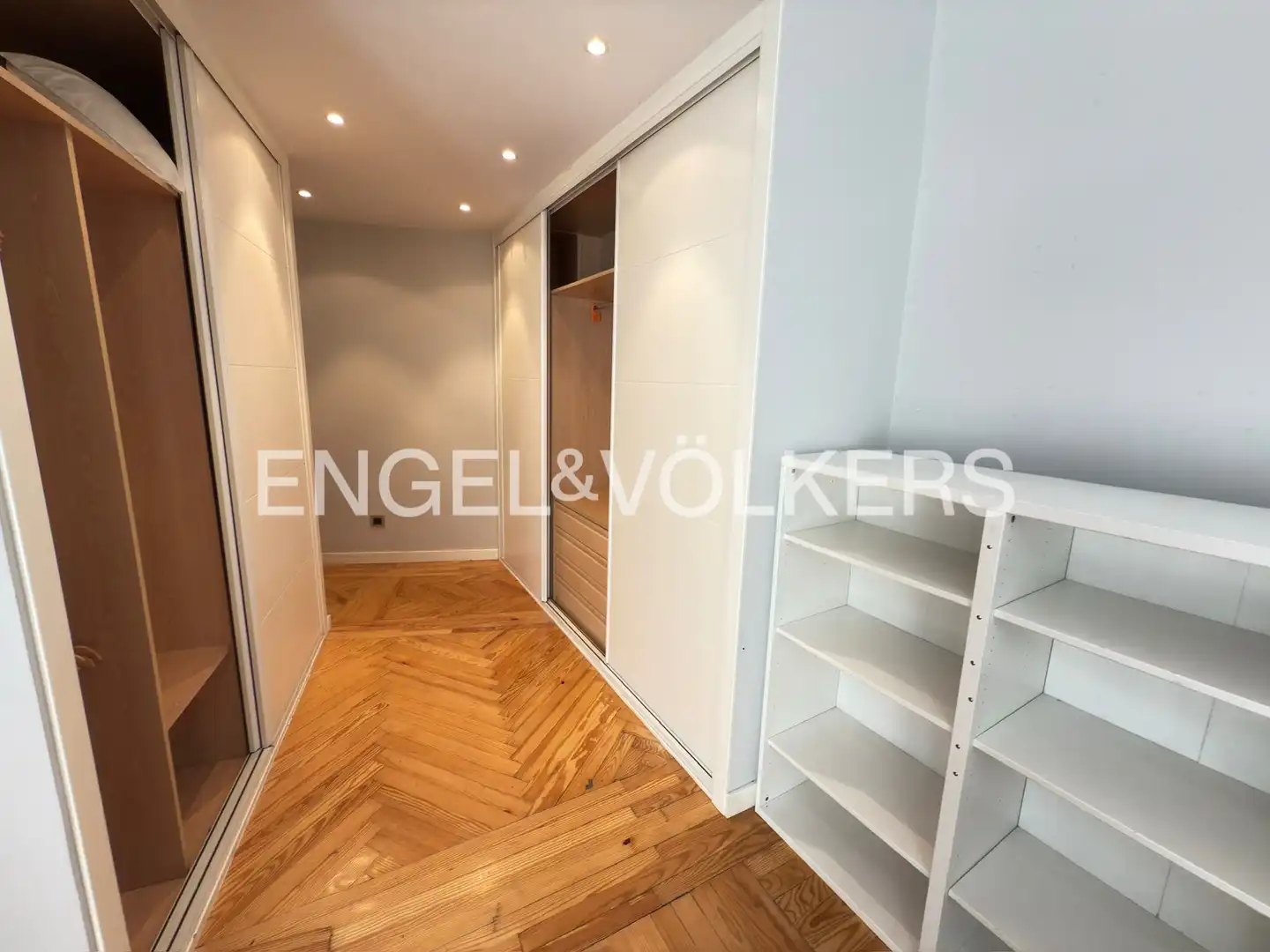 Habitación de Piso de alquiler en Madrid con Aire acondicionado, Calefacción y Amueblado