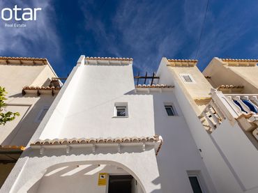 Adossat amb balcó en venda a Los Balcones