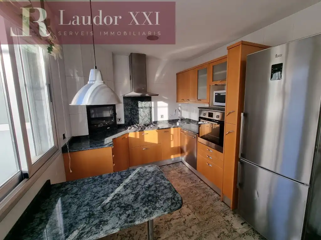 Apartment for sale in Centre - Sant Oleguer, imagen 2