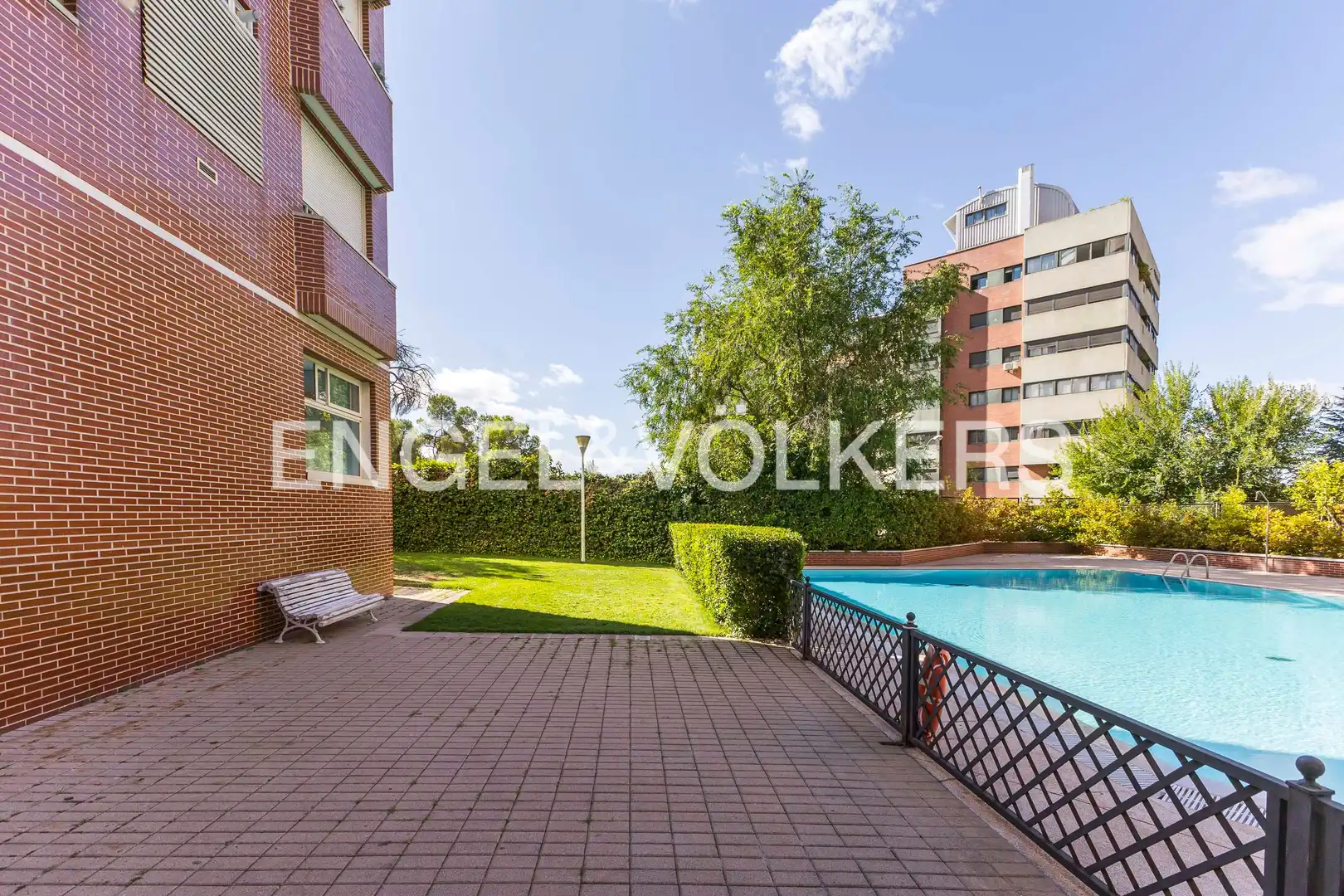 Schwimmbecken von Wohnung zur Miete in Madrid mit Klimaanlage, Heizung und Schwimmbad