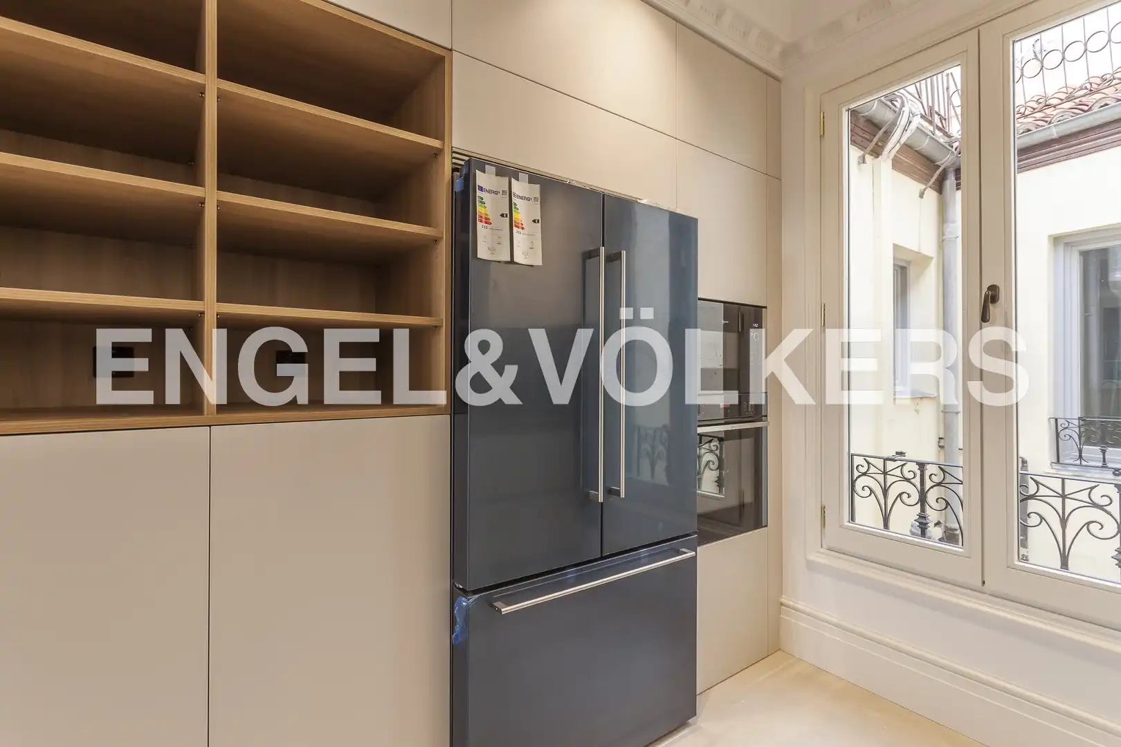 Küche von Dachboden zur Miete in Madrid mit Klimaanlage, Heizung und Balkon