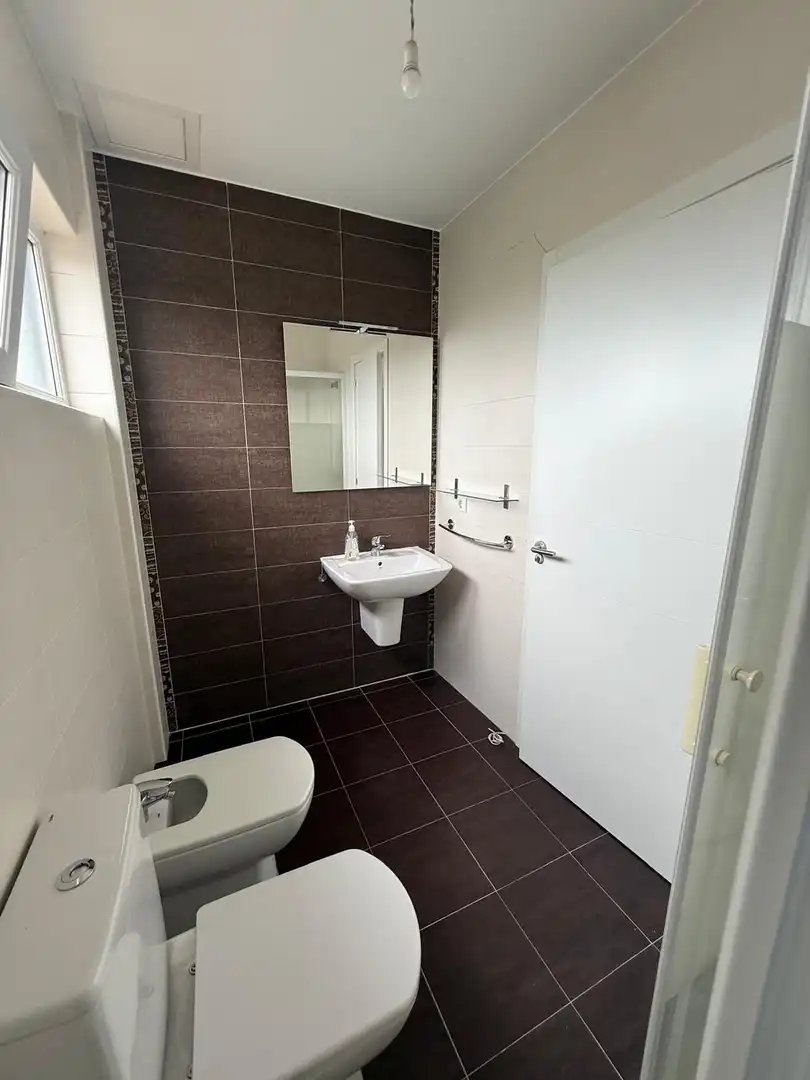Baño de Casa adosada en venta en Lugo con Calefacción y Jardín privado