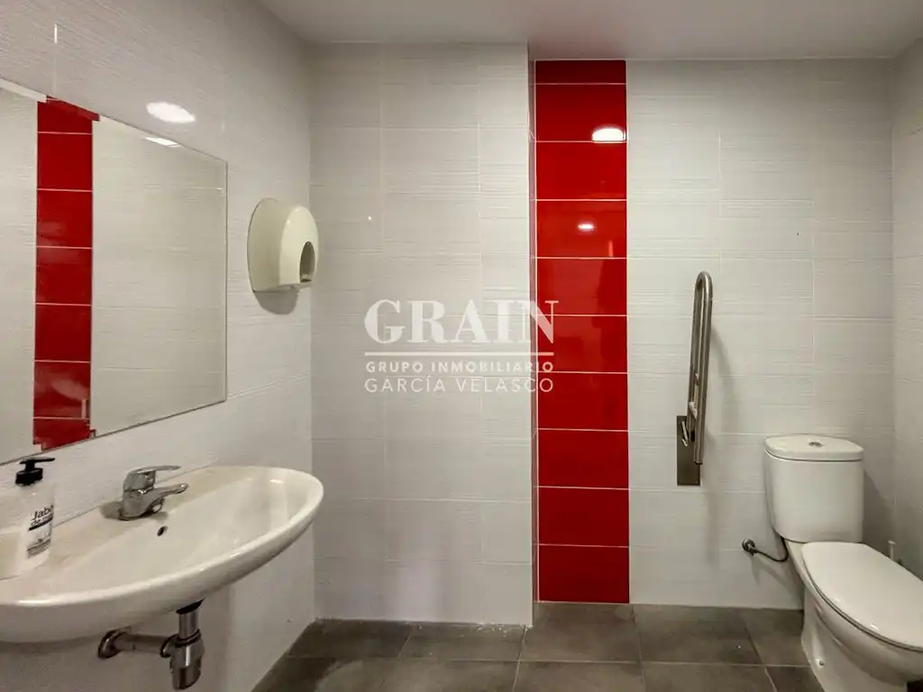 Baño de Local de alquiler en Chinchilla de Monte-Aragón