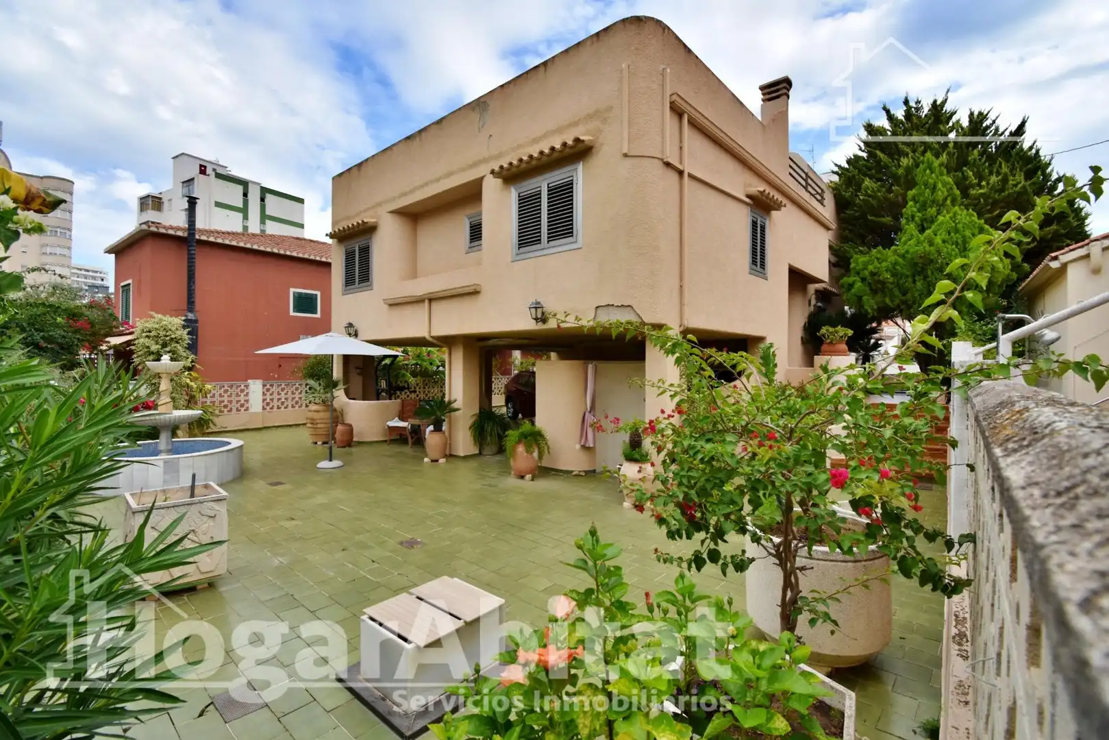 Detached house with garden for sale in Calle las Barraques