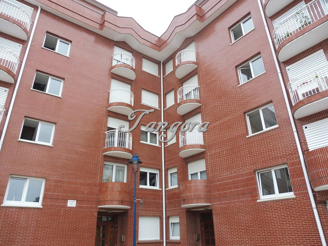 Vista exterior de Pis en venda en Portugalete amb Calefacció, Parquet i Traster