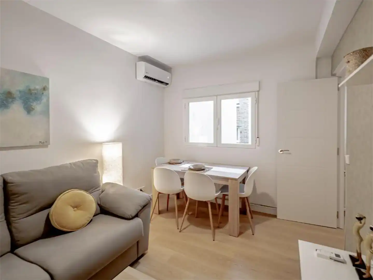 Sala d'estar de Pis en venda en  Madrid Capital