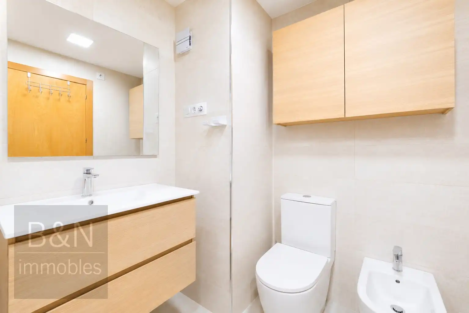 Badezimmer von Wohnung zum Verkauf in Terrassa mit Klimaanlage, Heizung und Balkon