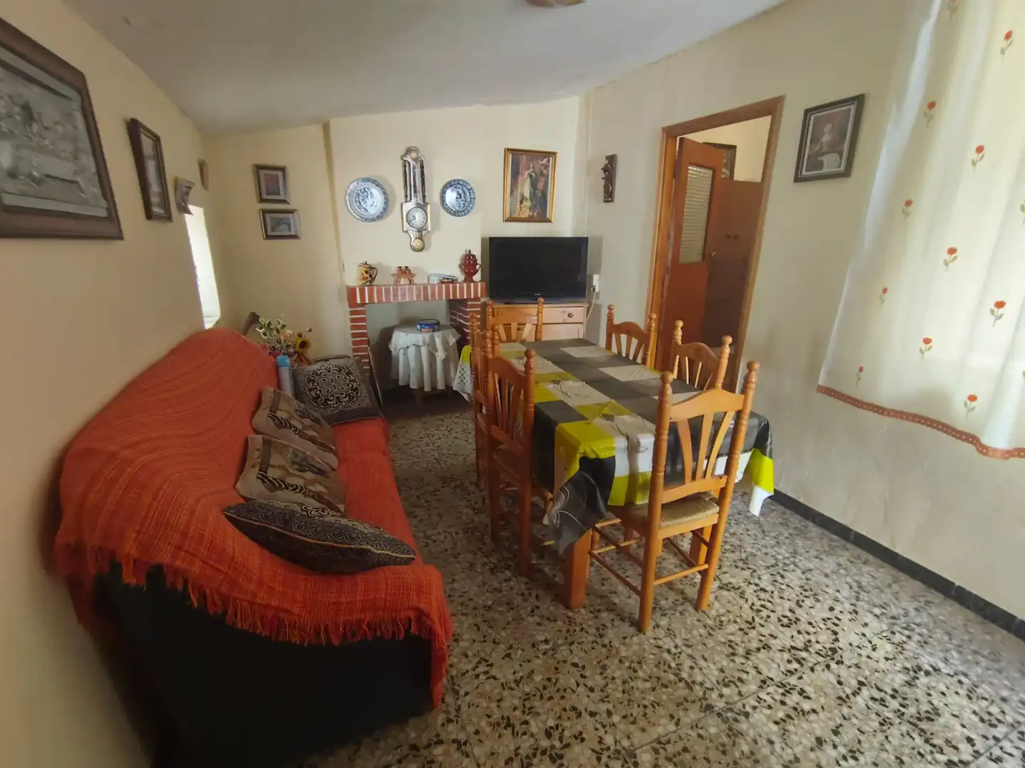 Sala d'estar de Casa adosada en venda en Lanteira amb Terrassa, Moblat i Balcó