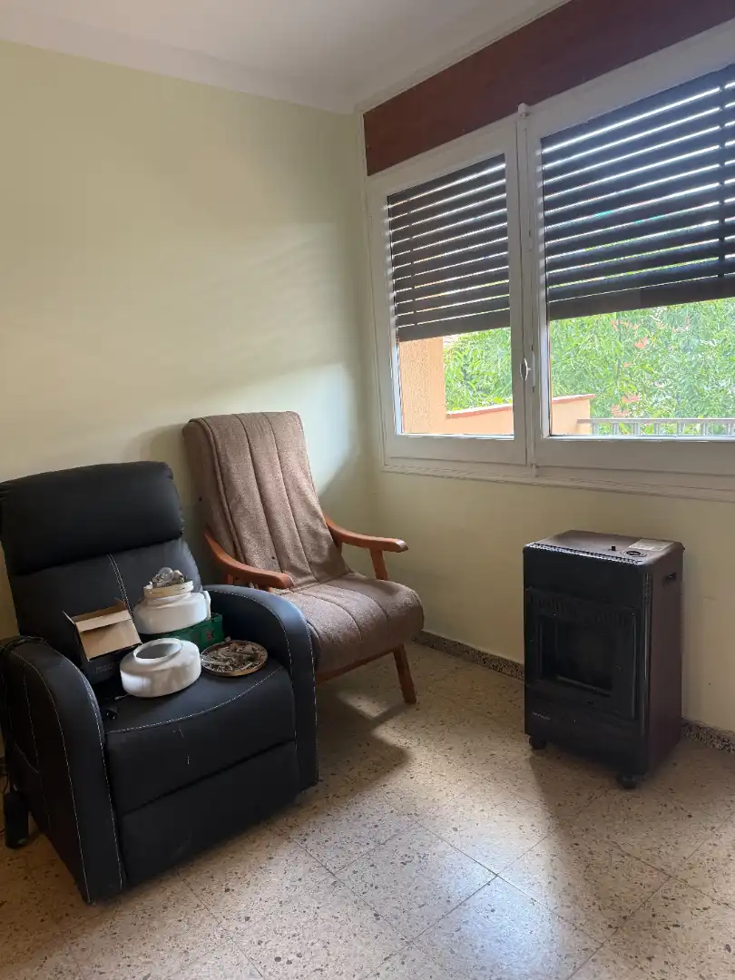Sala de estar de Casa adosada en venta en Sant Cugat del Vallès con Calefacción, Jardín privado y Terraza