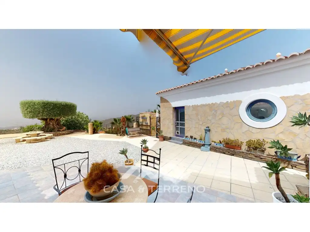 Exterior view of Houses for sale in Sayalonga  with Air Conditioner, Private garden and Terrace