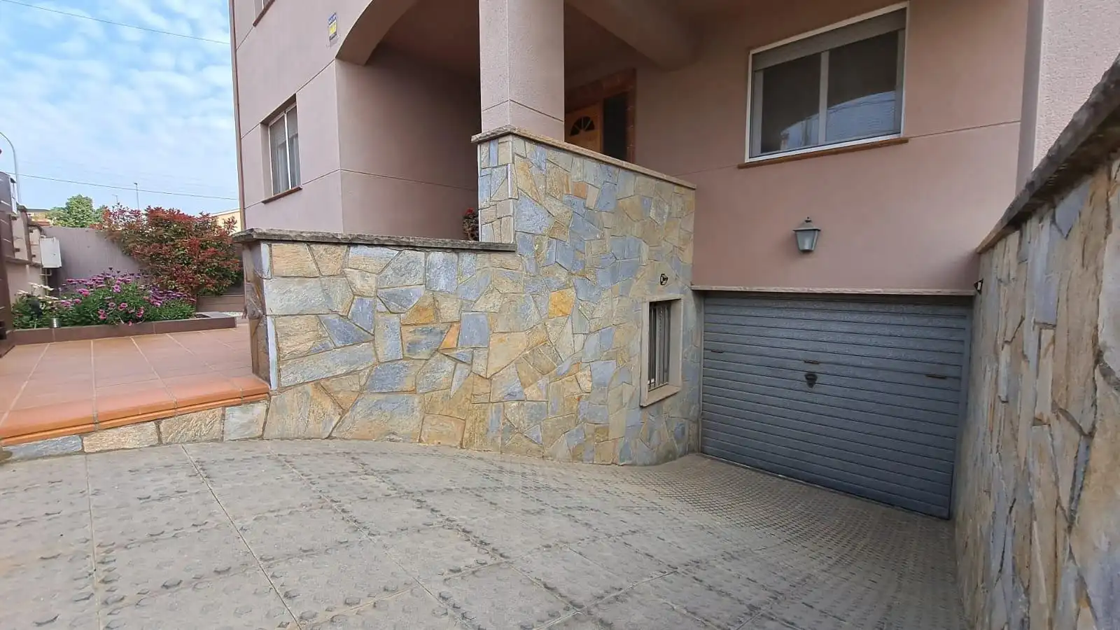 Vista exterior de Casa o xalet en venda en Abrera amb Aire condicionat, Calefacció i Jardí privat