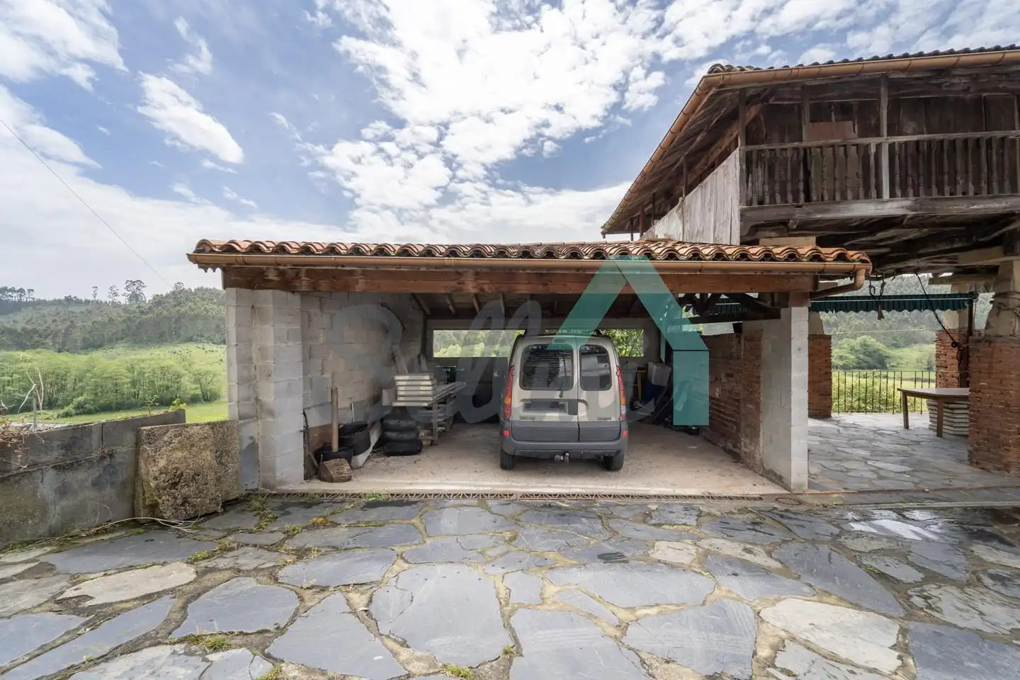 Außenansicht von Einfamilien-Reihenhaus zum Verkauf in Carreño mit Heizung, Privatgarten und Parkett