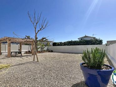 Casa con giardino in vendita a Carrer Pení
