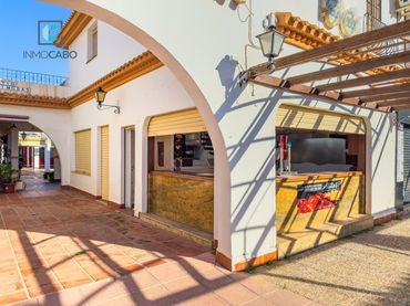 Local comercial en venta en Urbanizacion Alcazaba Zoco 2
